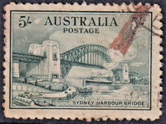 5/- Blue-Green SYDNEY HARBOUR BRIDGE – COMMERCIALLY USED – SG 143 (CV $500)