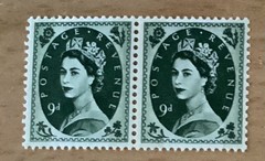 2 QEII GB 9d all MNH. s128 9.5 phosphor bands