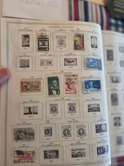 Vintage 1962 Minkus The New World Wide Postage Stamp Album & Stamps (100s)