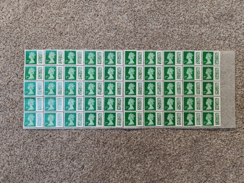 *** 50 2nd Second Class Stamps Unfranked Barcoded Genuine with Original Gum ***