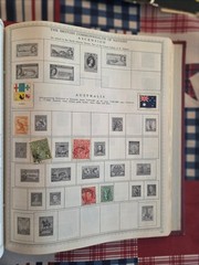 Vintage 1962 Minkus The New World Wide Postage Stamp Album & Stamps (100s)